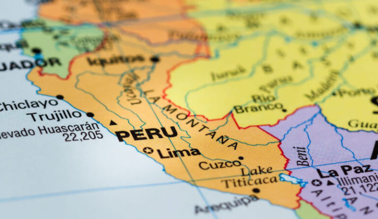 Cuantos distritos tiene el peru
